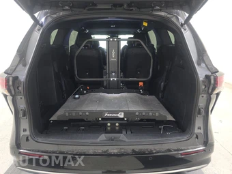 2025 Toyota Sienna Platinum 7-Passenger 120.5" WB - miniatura 16
