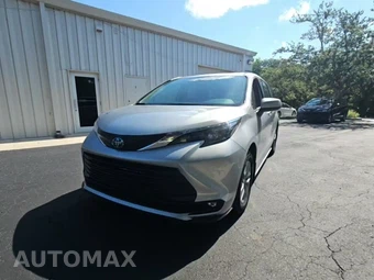 2025 Toyota Sienna XLE 7-Passenger 120.5" WB