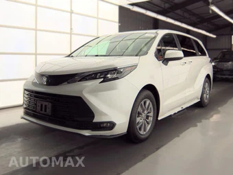 2025 Toyota Sienna XLE 7-Passenger 120.5" WB