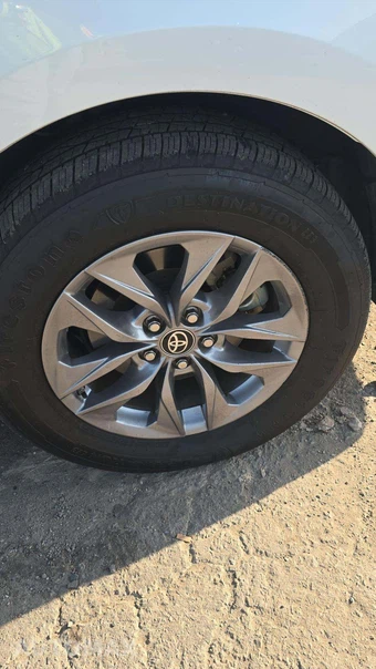 2025 Toyota Sienna XLE 7-Passenger 120.5" WB - miniatura 32
