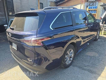 2025 Toyota Sienna XLE 8-Passenger 120.5" WB - miniatura 3