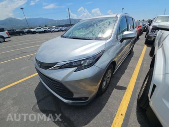 2025 Toyota Sienna XLE 8-Passenger 120.5" WB