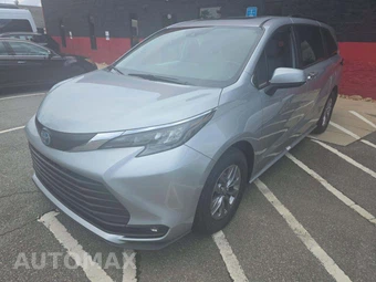 2025 Toyota Sienna XLE 8-Passenger 120.5" WB