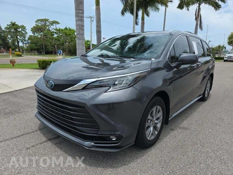 2025 Toyota Sienna XLE 8-Passenger 120.5" WB