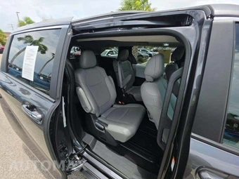 2025 Toyota Sienna XLE 8-Passenger 120.5" WB - miniatura 17