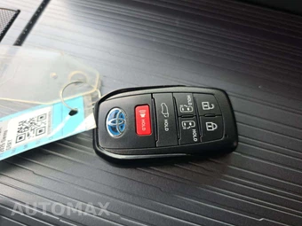 2025 Toyota Sienna XLE 8-Passenger 120.5" WB - miniatura 8