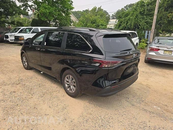2025 Toyota Sienna XLE 8-Passenger 120.5" WB - miniatura 2