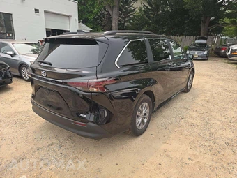 2025 Toyota Sienna XLE 8-Passenger 120.5" WB - miniatura 3