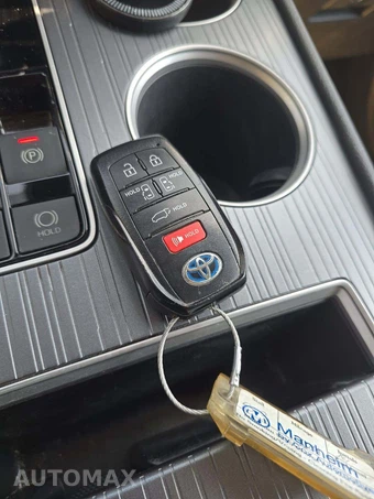 2025 Toyota Sienna XLE 8-Passenger 120.5" WB - miniatura 8