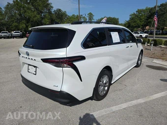 2025 Toyota Sienna XLE 8-Passenger 120.5" WB - miniatura 3