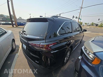 2025 Toyota Sienna XLE 8-Passenger - miniatura 3