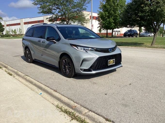2025 Toyota Sienna XSE 7-Passenger 120.5" WB - miniatura 23