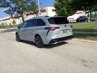 2025 Toyota Sienna XSE 7-Passenger 120.5" WB - miniatura 7