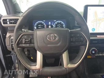 2025 Toyota Tacoma i-FORCE MAX Limited Crew Cab Medium Bed - miniatura 10