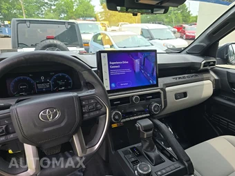 2025 Toyota Tacoma i-FORCE MAX Limited Crew Cab Medium Bed - miniatura 16