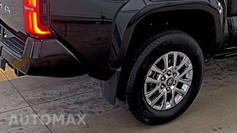 2025 Toyota Tacoma i-FORCE MAX Limited Crew Cab Medium Bed - miniatura 9