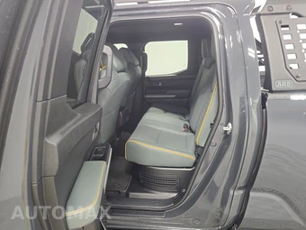 2025 Toyota Tacoma i-FORCE MAX Trailhunter Crew Cab Long Bed - miniatura 13