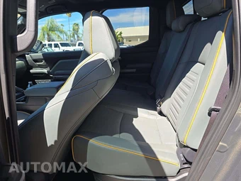 2025 Toyota Tacoma i-FORCE MAX Trailhunter Crew Cab Medium Bed - miniatura 13