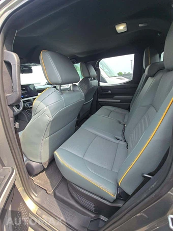 2025 Toyota Tacoma i-FORCE MAX Trailhunter Crew Cab Medium Bed - miniatura 13