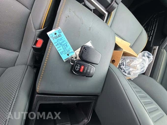 2025 Toyota Tacoma i-FORCE MAX Trailhunter Crew Cab Medium Bed - miniatura 8