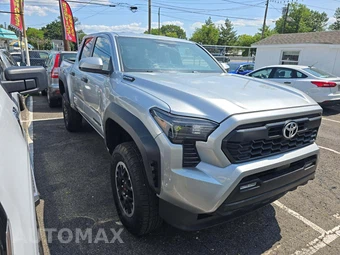 2025 Toyota Tacoma i-FORCE MAX TRD Off-Road Crew Cab Medium Bed - miniatura 4
