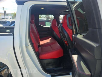 2025 Toyota Tacoma i-FORCE MAX TRD Off-Road Crew Cab Medium Bed - miniatura 16