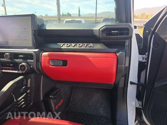 2025 Toyota Tacoma i-FORCE MAX TRD Off-Road Crew Cab Medium Bed - miniatura 19