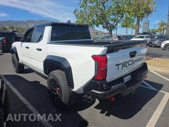 2025 Toyota Tacoma i-FORCE MAX TRD Off-Road Crew Cab Medium Bed - miniatura 2
