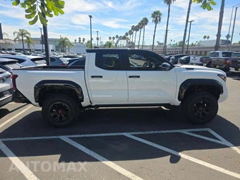 2025 Toyota Tacoma i-FORCE MAX TRD Off-Road Crew Cab Medium Bed - miniatura 4