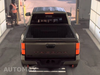 2025 Toyota Tacoma i-FORCE MAX TRD Off-Road Crew Cab Medium Bed - miniatura 5
