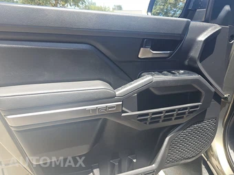 2025 Toyota Tacoma i-FORCE MAX TRD Off-Road Crew Cab Medium Bed - miniatura 9
