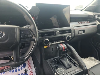 2025 Toyota Tacoma i-FORCE MAX TRD Pro Crew Cab Medium Bed - miniatura 11