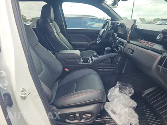 2025 Toyota Tacoma i-FORCE MAX TRD Pro Crew Cab Medium Bed - miniatura 8