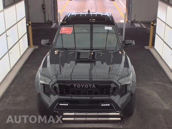 2025 Toyota Tacoma i-FORCE MAX TRD Pro Crew Cab Medium Bed - miniatura 2