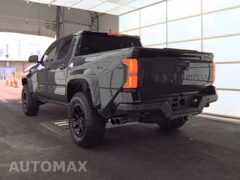 2025 Toyota Tacoma i-FORCE MAX TRD Pro Crew Cab Medium Bed - miniatura 6