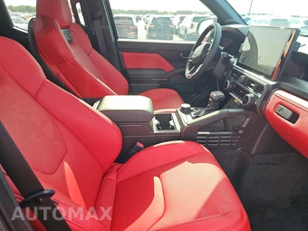 2025 Toyota Tacoma i-FORCE MAX TRD Pro Crew Cab Medium Bed - miniatura 8