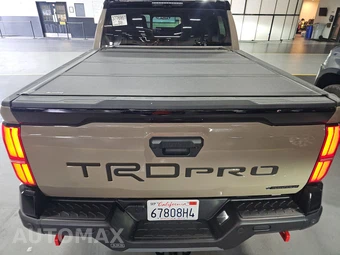 2025 Toyota Tacoma i-FORCE MAX TRD Pro Crew Cab Medium Bed - miniatura 17