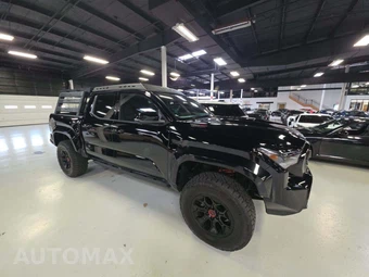 2025 Toyota Tacoma i-FORCE MAX TRD Pro Crew Cab Medium Bed - miniatura 4
