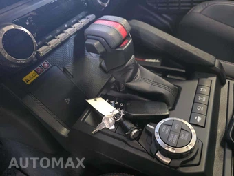 2025 Toyota Tacoma i-FORCE MAX TRD Pro Crew Cab Medium Bed - miniatura 8