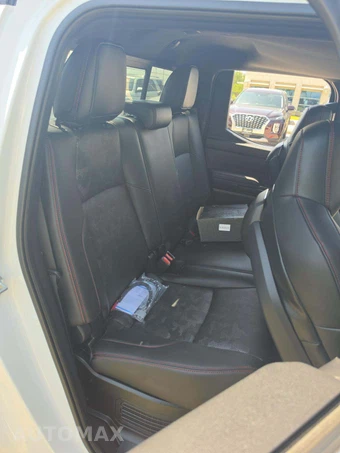 2025 Toyota Tacoma i-FORCE MAX TRD Pro Crew Cab Medium Bed - miniatura 16