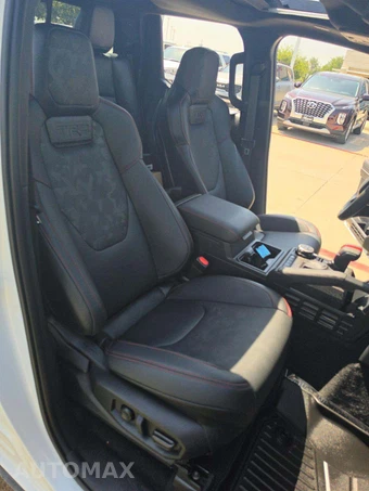 2025 Toyota Tacoma i-FORCE MAX TRD Pro Crew Cab Medium Bed - miniatura 18