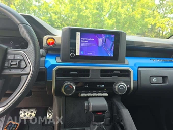 2025 Toyota Tacoma i-FORCE MAX TRD Sport Crew Cab Medium Bed - miniatura 10