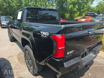 2025 Toyota Tacoma i-FORCE MAX TRD Sport Crew Cab Medium Bed - miniatura 2