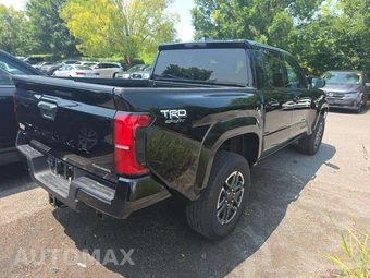 2025 Toyota Tacoma i-FORCE MAX TRD Sport Crew Cab Medium Bed - miniatura 3