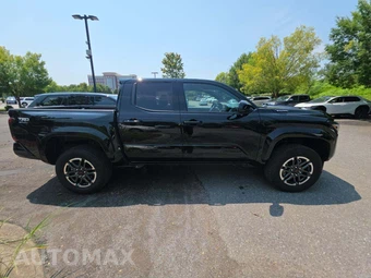 2025 Toyota Tacoma i-FORCE MAX TRD Sport Crew Cab Medium Bed - miniatura 4
