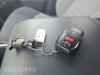 2025 Toyota Tacoma i-FORCE MAX TRD Sport Crew Cab Medium Bed - miniatura 8
