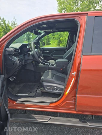 2025 Toyota Tacoma i-FORCE MAX TRD Sport Crew Cab Medium Bed - miniatura 3