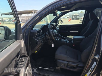 2025 Toyota Tacoma SR Crew Cab Medium Bed - miniatura 7