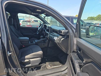 2025 Toyota Tacoma SR Crew Cab Medium Bed - miniatura 8