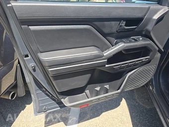 2025 Toyota Tacoma SR Crew Cab Medium Bed - miniatura 9